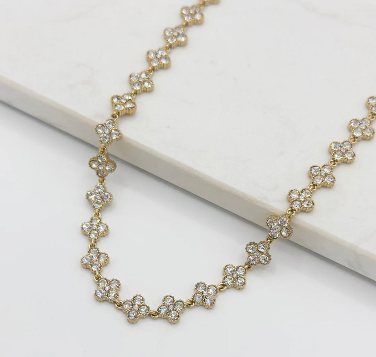 Collier Lara