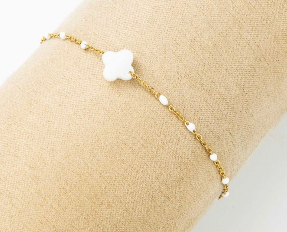 Bracelet clover